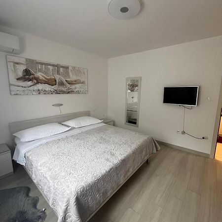 Apartman Tessa Vela Luka Buitenkant foto