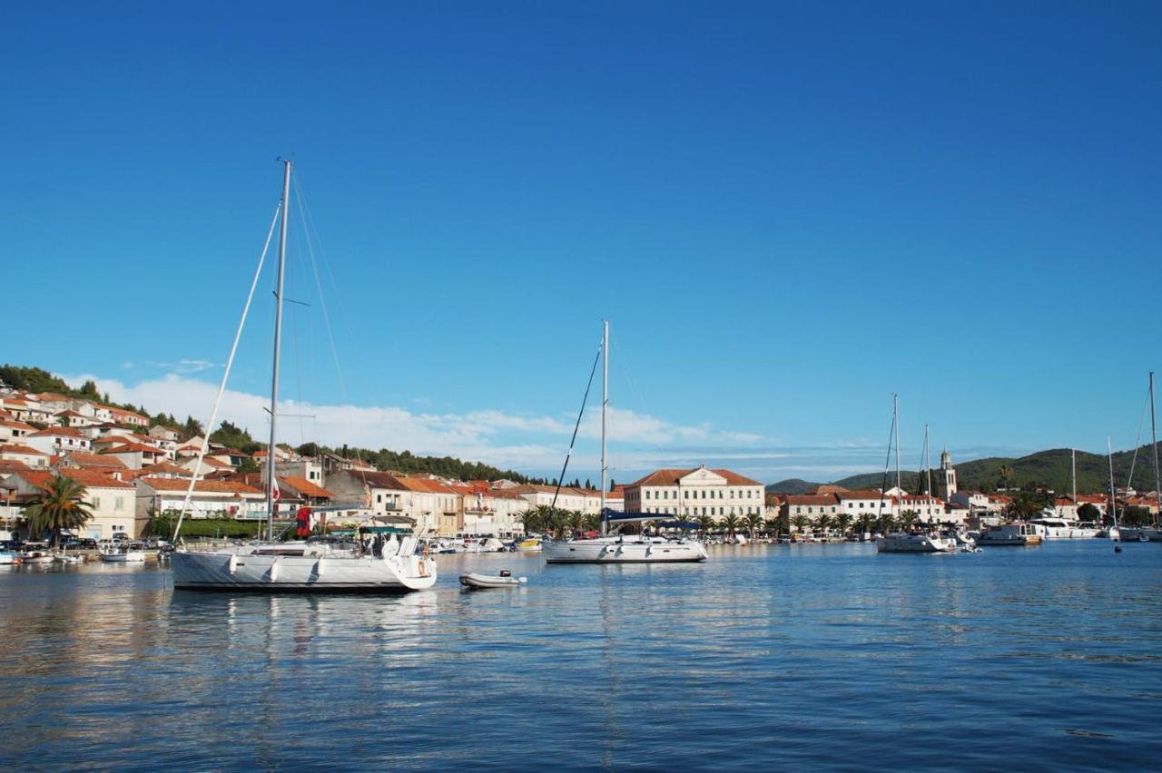 Apartman Tessa Vela Luka Buitenkant foto