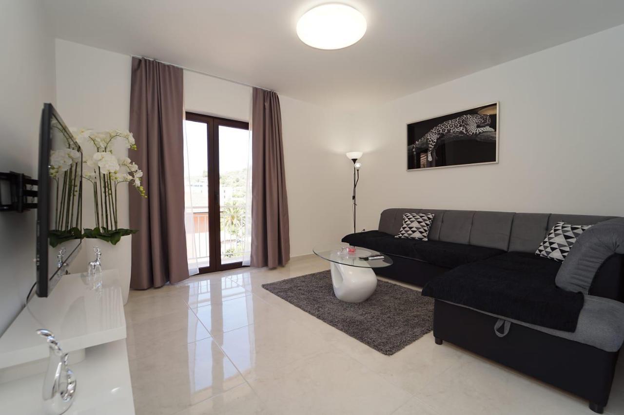 Apartman Tessa Vela Luka Buitenkant foto