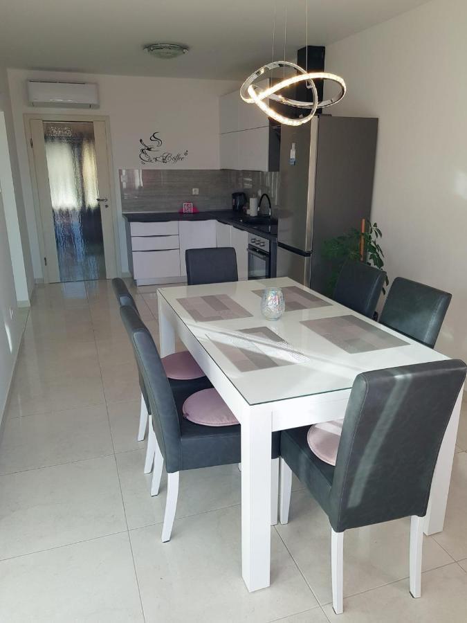Apartman Tessa Vela Luka Buitenkant foto