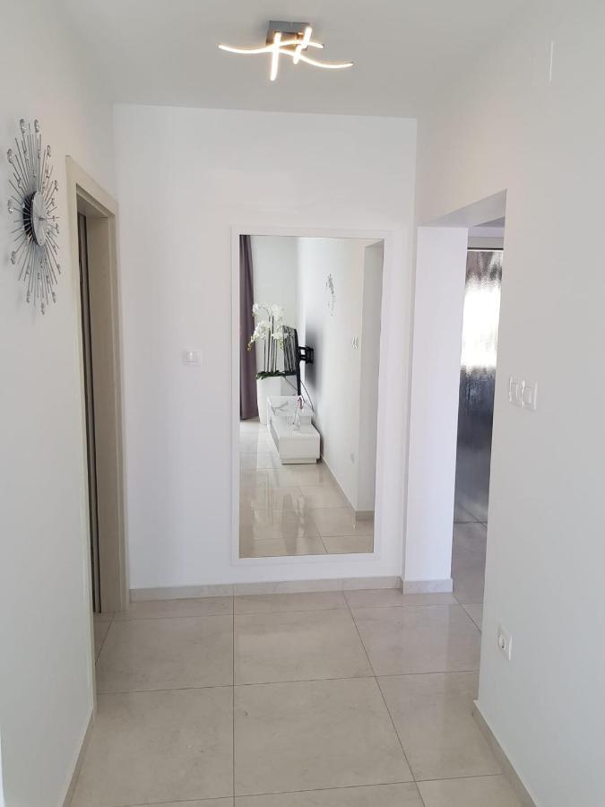 Apartman Tessa Vela Luka Buitenkant foto